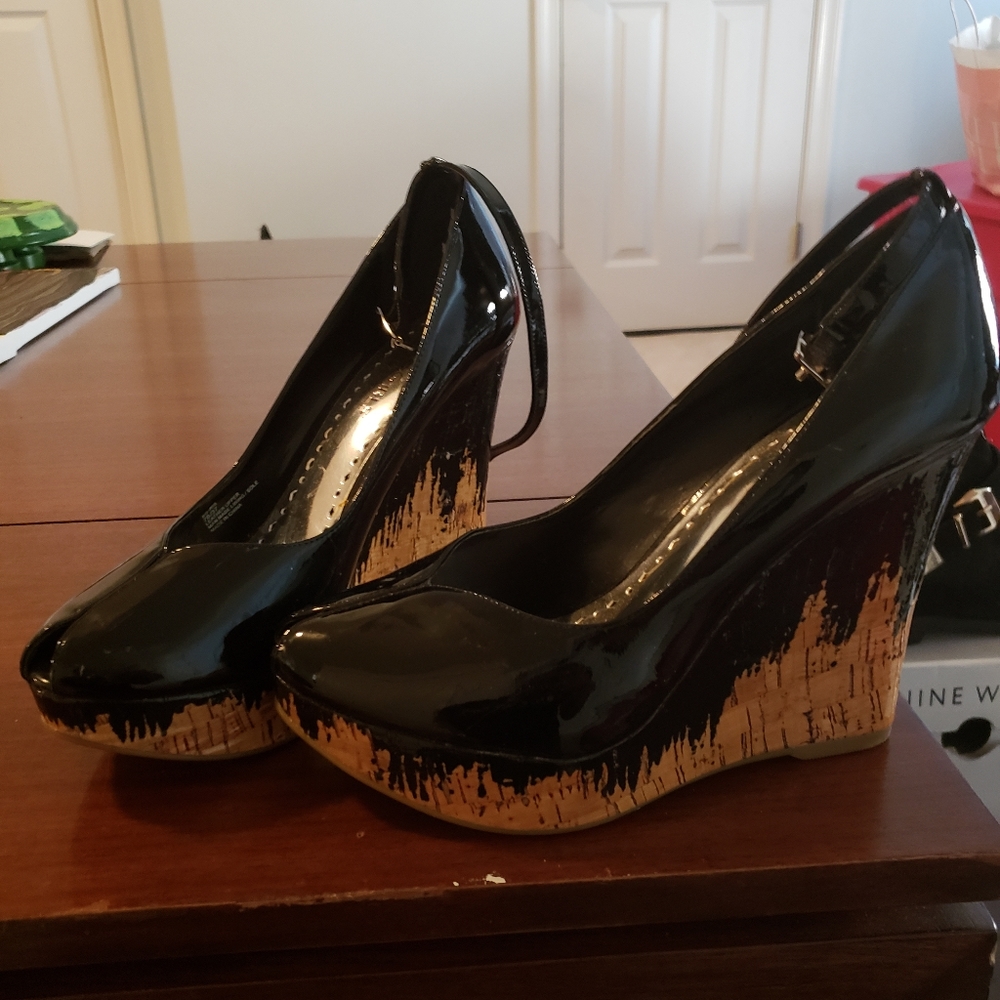 BCBG pumps